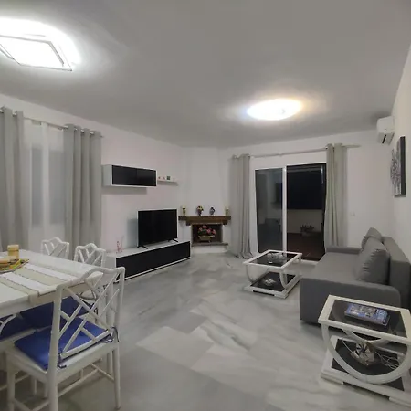 Apartment 2 Bedrooms Sea View In Calahonda