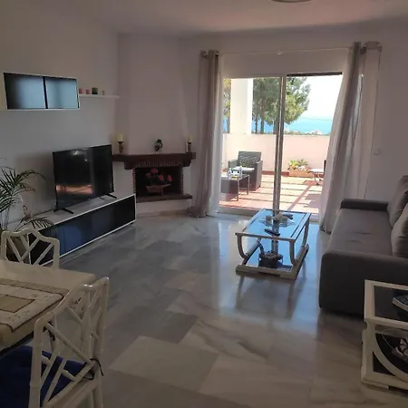 2 Bedrooms Sea View In Calahonda Apartment