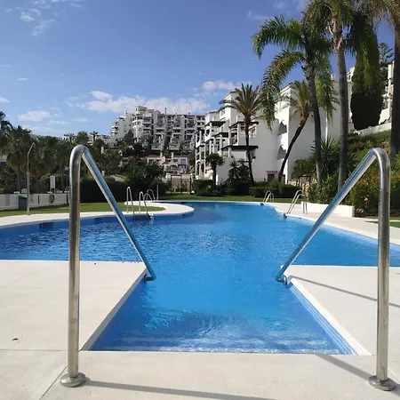 2 Bedrooms Sea View In Calahonda Apartment